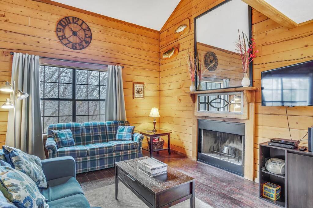 3 Bedroom Log Cabin Condo Close To Everything! Branson Eksteriør billede