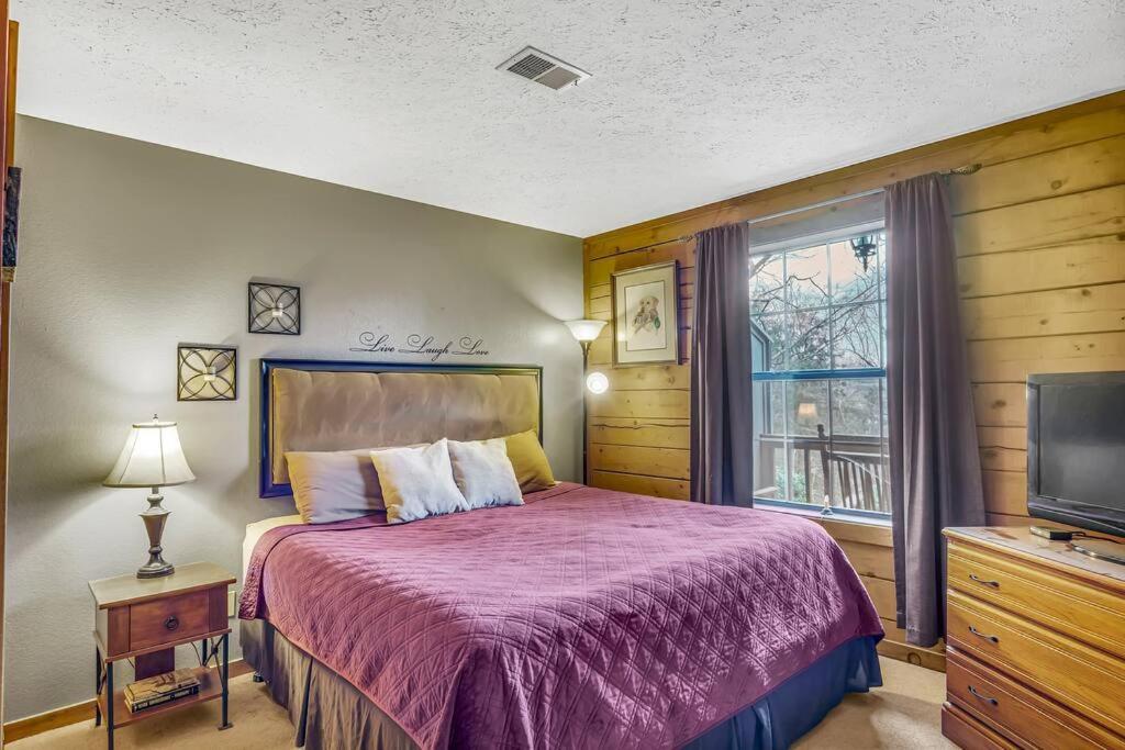 3 Bedroom Log Cabin Condo Close To Everything! Branson Eksteriør billede